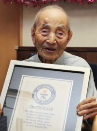Jasutaró Koide se do Guinessovy knihy rekordů zapsal jako nejstarší muž světa