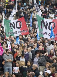 Demonstrace proti svazkům osob stejného pohlaví v Římě