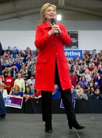 Hillary Clintonová na jednom z předvolebních shromáždění v Iowě