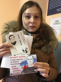 Anastasija Zotovová si v moskevském vězení vzala Ildara Dadina