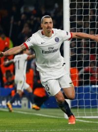 Zlatan Ibrahimović slaví gól proti Chelsea