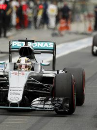 Kvalifikaci na VC Austrálie ovládli opět jezdci Mercedesu, vyhrál Lewis Hamilton