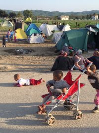 Ilegální uprchlický tábor u řecké vesnice Idomeni