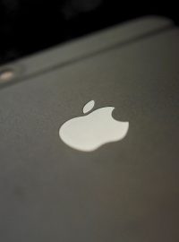 Společnost Apple hlásí nižší výdělky