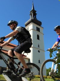 Kostel sv. Václav bývá v obležení cyklistů