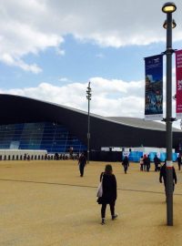 Známá budova Aquatic Center ztratila oproti olympijskému roku 2012 jen svá typická postranní křídla