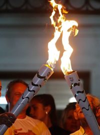 Olympijské pochodně už jsou v Riu, stále však nen jasné, kdo při slavnostním ceremoniálu zažhne oheň