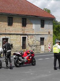 Policejní kontrola motorkářů na Českolipsku