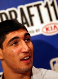 Turecký basketbalista Enes Kanter