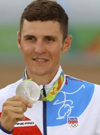 Cyklista Jaroslav Kulhavy v Riu získal stříbrnou medaili v disciplíně Cross country. Ta mu vynese 875 tisíc korun..JPG