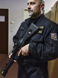 Speciální střelnice má policisty připravit na řešení kritických situací.