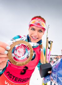 Biatlonistka Gabriela Koukalová s prvním zlatem v letošním ročníku Světového poháru