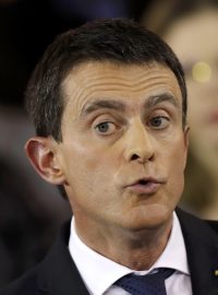 &quot;Služba Francii je mnohem větší než já sám.&quot; Valls prohlašuje, že se vzdává premiérského křesla kvůli Elysejskému paláci.