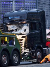 Kamion najel v Berlíně do vánočních trhů