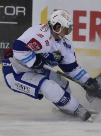 Útočník Komety Martin Erat