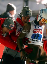 Polští skokani na lyžích oslavují premiérové zlato