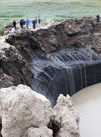 Ve víru spekulací o mimozemšťanech se na místo vydali vědci, aby záhadě přišli na kloub.