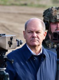 Německý kancléř Olaf Scholz navštívil vojenské cvičení v Dolním Sasku