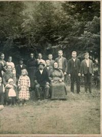 Obyvatelé Vařákových pasek v roce 1927