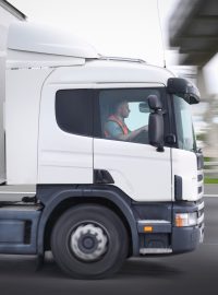 Kamion, řidič, nákladní auto