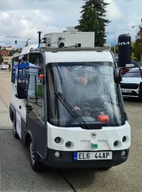 Autonomní minibus vozil návštěvníky Mezinárodního strojírenského veletrhu v roce 2022
