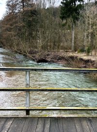 Tichá Orlice v Ústí nad Orlicí podemlela břehy