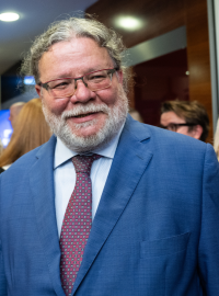 Alexandr Vondra (ODS) vs. Vladimír Špidla (SOCDEM)
