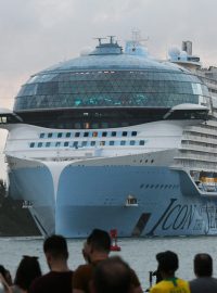 Největší loď světa Ikona moří v Miami