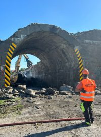 Ludkovice, bourání torza takzvaného Baťova mostu
