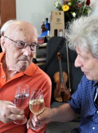 Jura Pavlica přeje Františku Hamadovi ke 104 narozeninám
