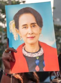Demonstrace na podpodru Aun Schan Su Ťi