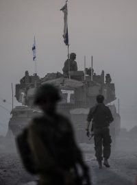 Izrael posiluje pozice armády u hranic s Gazou