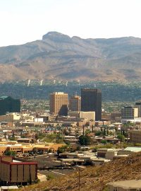 Americké město El Paso ve státě Texas leží prakticky na hranici s Mexikem