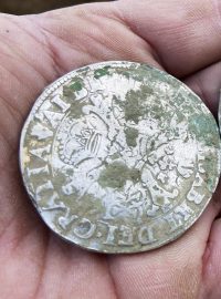 Poklad ze 17. století nalezený u Jevíčka