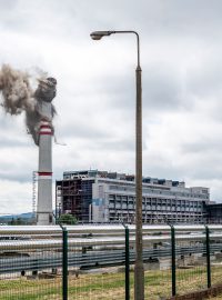 Odstřel 200 metrů vysokého komína v bývalé hnědouhelné elektrárně Prunéřov I, 23. června 2023