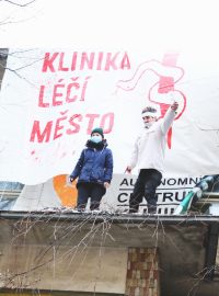 Vyklízení Autonomního sociálního centra Klinika