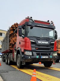 Vážení kamionů se dřevem, Vysočina