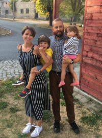 Průšovi z Kutné Hory: maminka Gabriela (38 let), Matyáš (5 let), tatínek Martin (34 let) a mladší sestra Ema (2 roky)