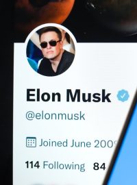 Elon Musk kupuje Twitter