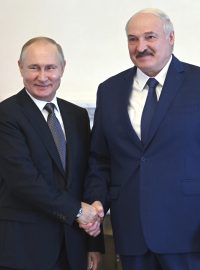 Prezidenti Ruska a Běloruska Vladimir Putin a Alexandr Lukašenko v Petrohradu