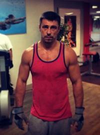 Ruský fitness trenér Alexandr Franchetti.