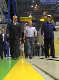 Ruský prezident Vladimir Putin na návštěvě hutí v Magnitogorsku (fotografie z roku 2012)