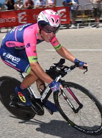 Jan Poland vede Giro