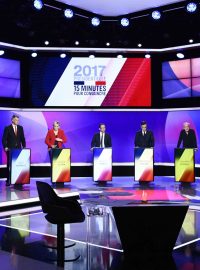 Jedenáct kandidátů na francouzského prezidenta během debaty v televizi France 2