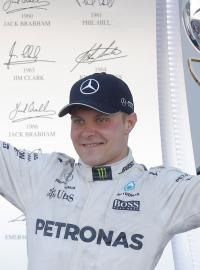 Fin Valtteri Bottas po výhře v Soči