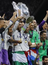 Real Madrid s pohárem pro vítěze Lig ymistrů