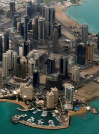 Letecký pohled na hlavní město Kataru Dauhá.