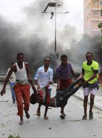 Šest lidí zemřelo při výbuchu auta s trhavinou poblíž policejní stanice v somálském hlavním městě Mogadišu