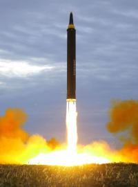 Severokorejská raketa středního doletu Hwasong-12