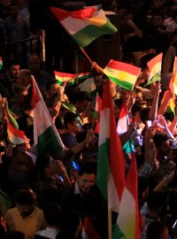 Kurdové ukazují podporu referendu.